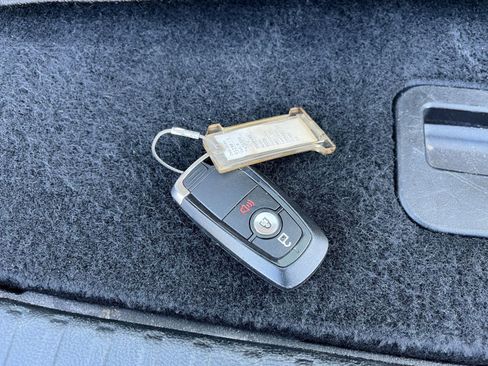 Used 2024 Ford Edge SEL image 22