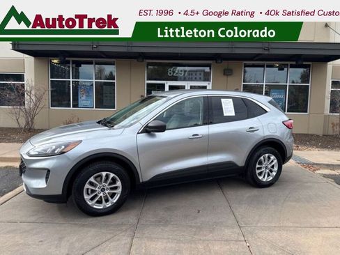 Used 2022 Ford Escape SE image 1