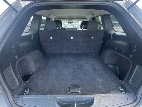 Used 2011 Jeep Grand Cherokee Laredo image 12