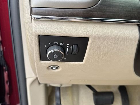 Used 2017 Jeep Grand Cherokee Overland image 58