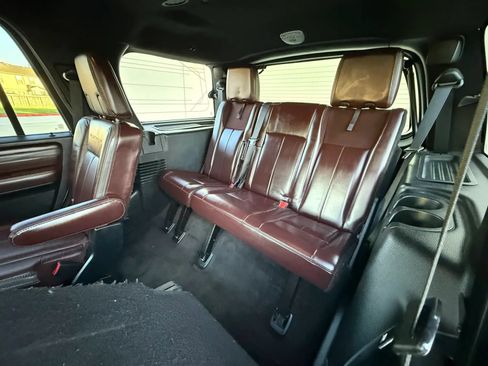 Used 2017 Ford Expedition Platinum RWD image 15