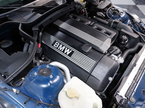 Used 2001 BMW Z3 3.0i RWD image 26