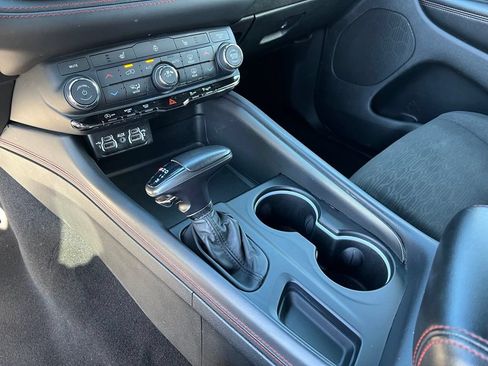 Used 2025 Dodge Durango GT RWD image 35