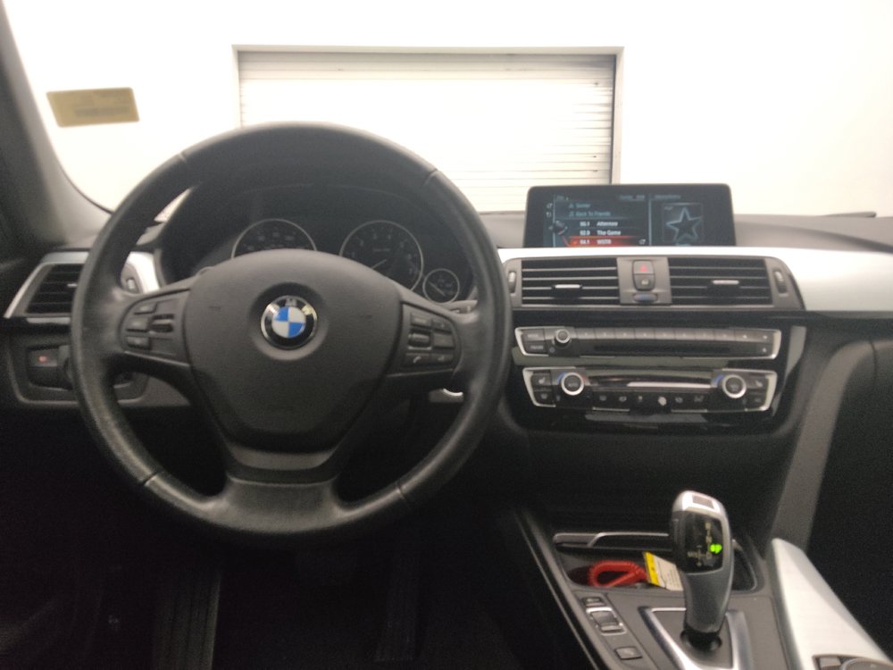 Used 2017 BMW 320i Sedan RWD image 22