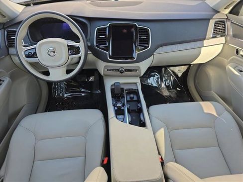 Used 2025 Volvo XC90 B6 Plus w/ Protection Package Premier image 9