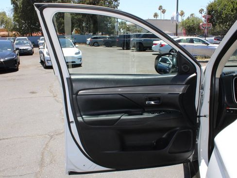 Used 2020 Mitsubishi Outlander SEL FWD image 7