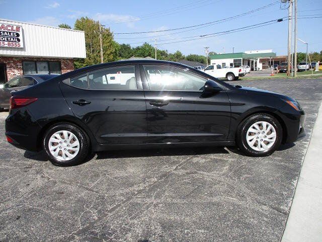 Used 2020 Hyundai Elantra SE FWD image 8