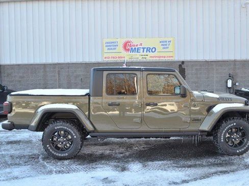 New 2026 Jeep Gladiator Willys image 9