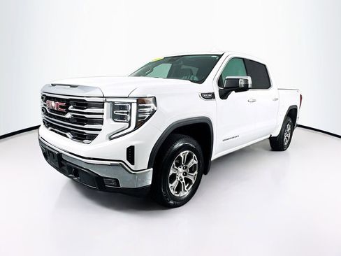 Used 2024 GMC Sierra 1500 SLT image 3