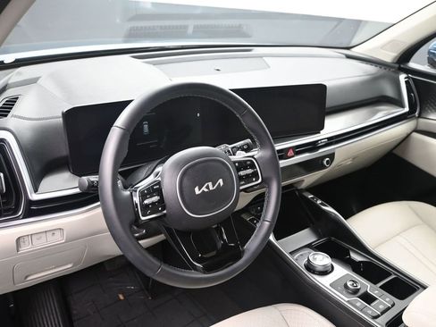 New 2025 Kia Sorento EX image 10