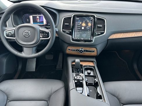 Certified 2025 Volvo XC90 B6 Plus w/ Protection Package Premier image 4