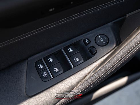 Used 2022 BMW 540i xDrive xDrive w/ M Sport Package image 33