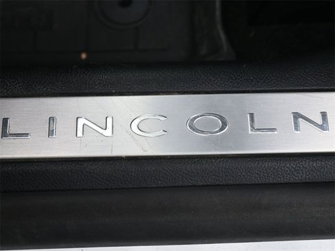Used 2021 Lincoln Corsair AWD w/ Premium Package image 59