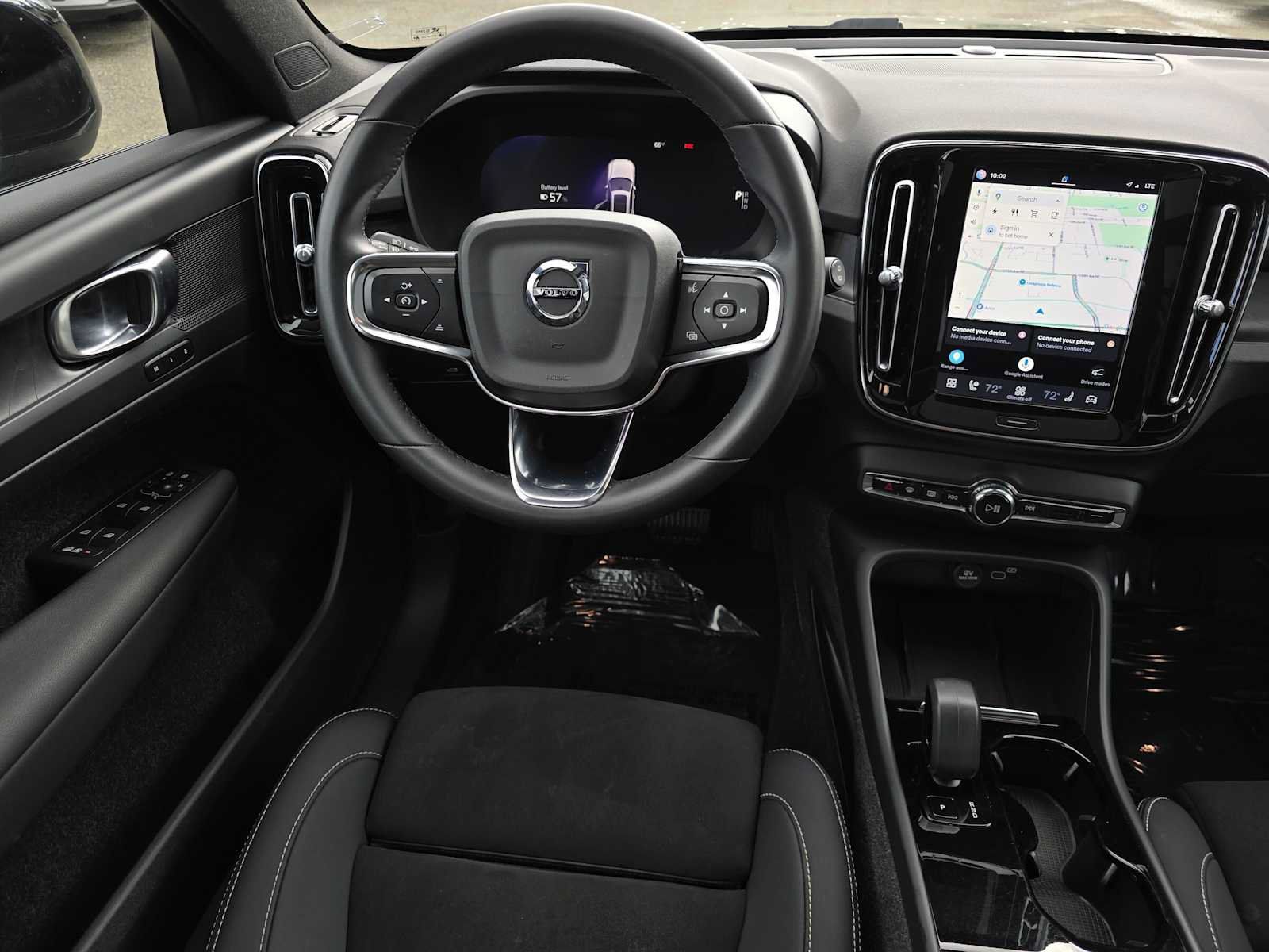 Used 2023 Volvo XC40 Recharge Plus w/ Protection Package Premier AWD/4WD image 18
