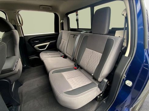 Used 2022 Nissan Titan SV image 16