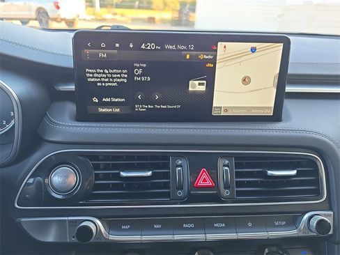 Used 2023 Genesis G70 2.0T image 19