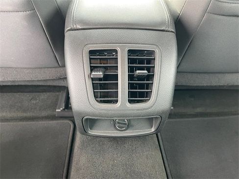 Used 2015 Ford Taurus SEL image 20