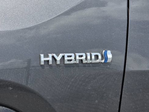 Used 2021 Toyota RAV4 XSE AWD/4WD image 4