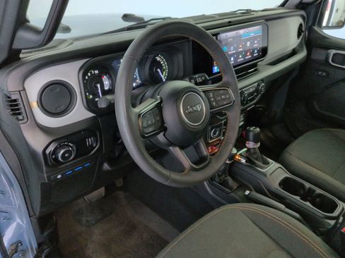 Used 2024 Jeep Wrangler Willys image 2