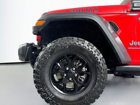 Used 2024 Jeep Wrangler Willys image 12