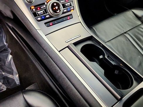 Used 2020 Lincoln MKZ Reserve FWD image 17