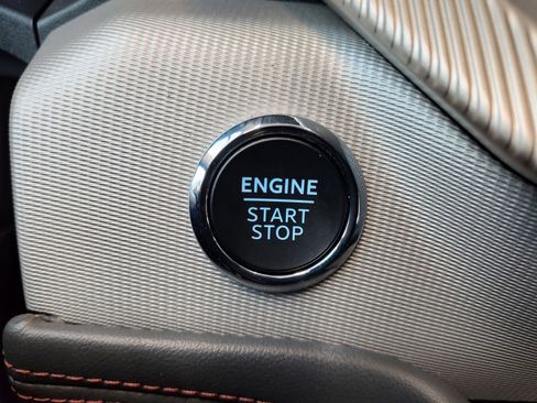 Used 2025 Ford Explorer Active image 35