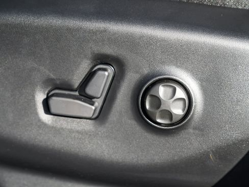 New 2026 Chrysler Voyager LX image 22