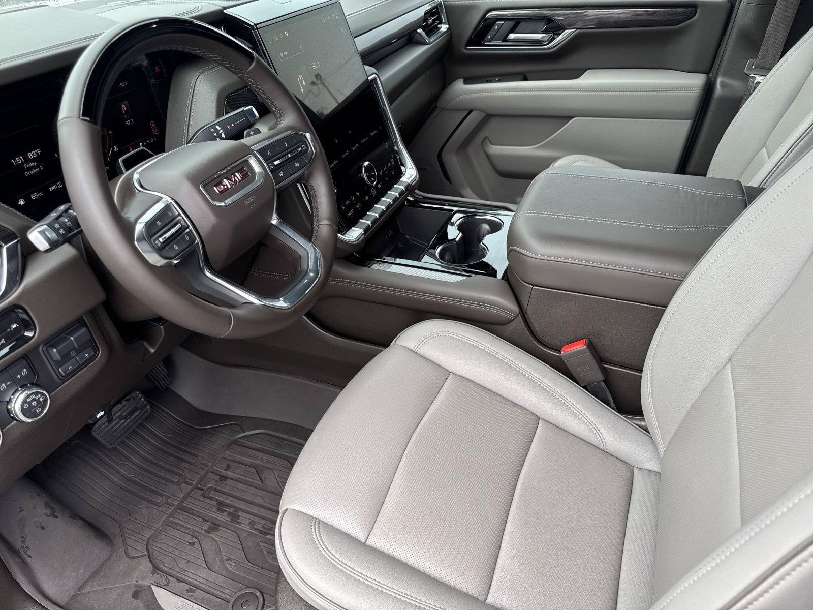 Used 2025 GMC Yukon Elevation AWD/4WD image 10