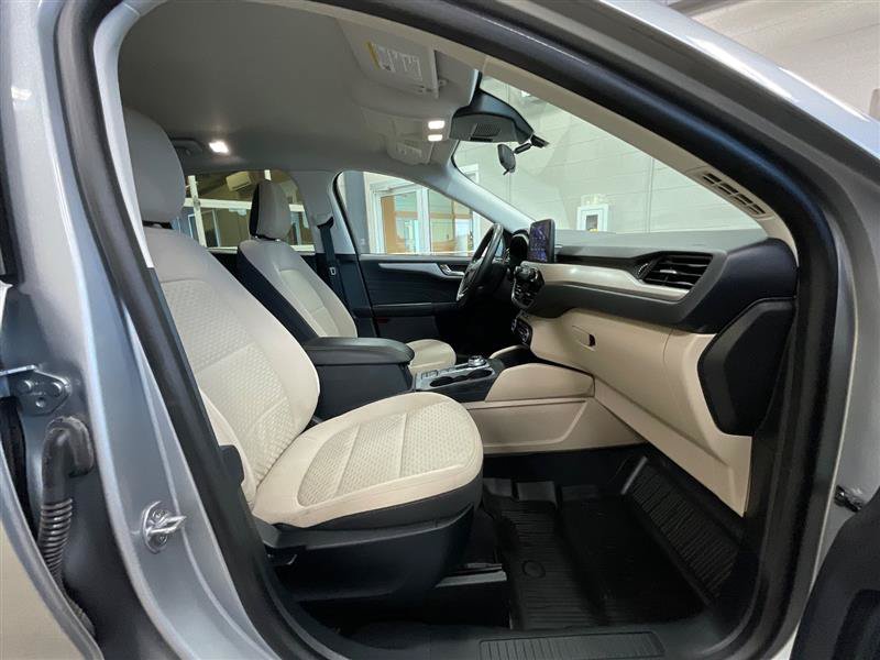 Used 2021 Ford Escape SE w/ Cold Weather Package AWD/4WD image 30