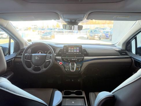 Used 2025 Honda Odyssey Elite image 25