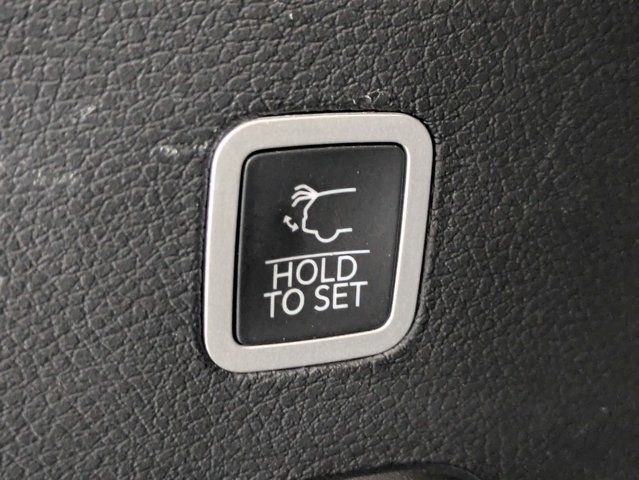 Used 2022 Jeep Wagoneer Series II AWD/4WD image 13