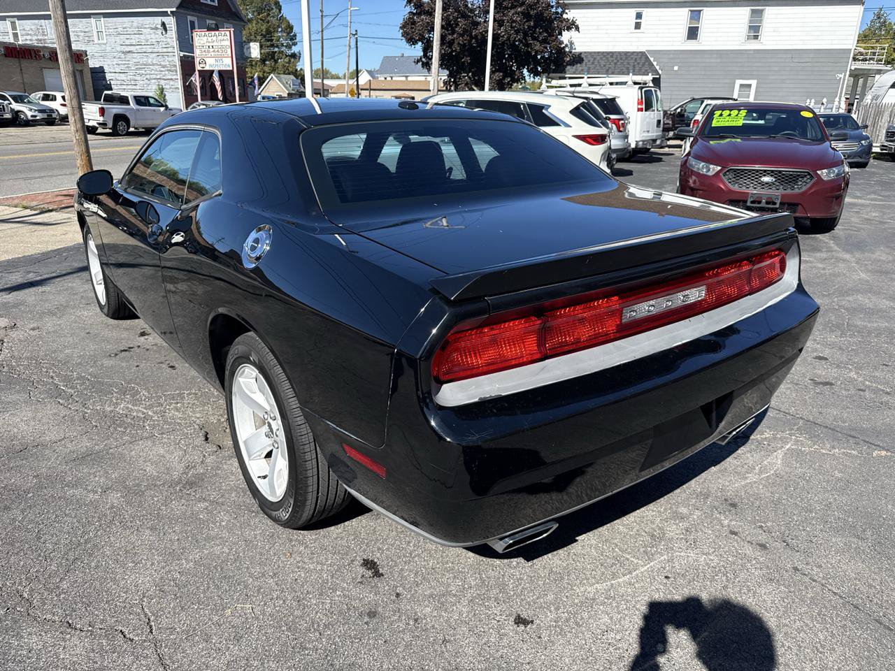 Used 2014 Dodge Challenger R/T RWD image 7
