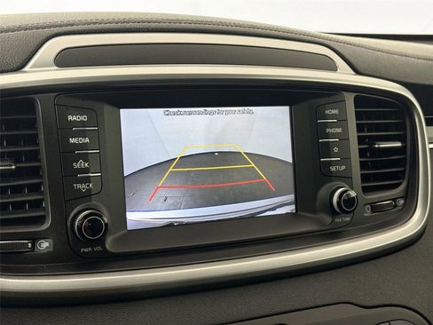 Used 2019 Kia Sorento L image 23