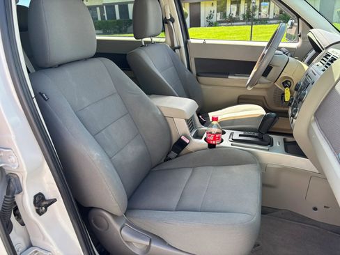 Used 2009 Ford Escape XLT image 11