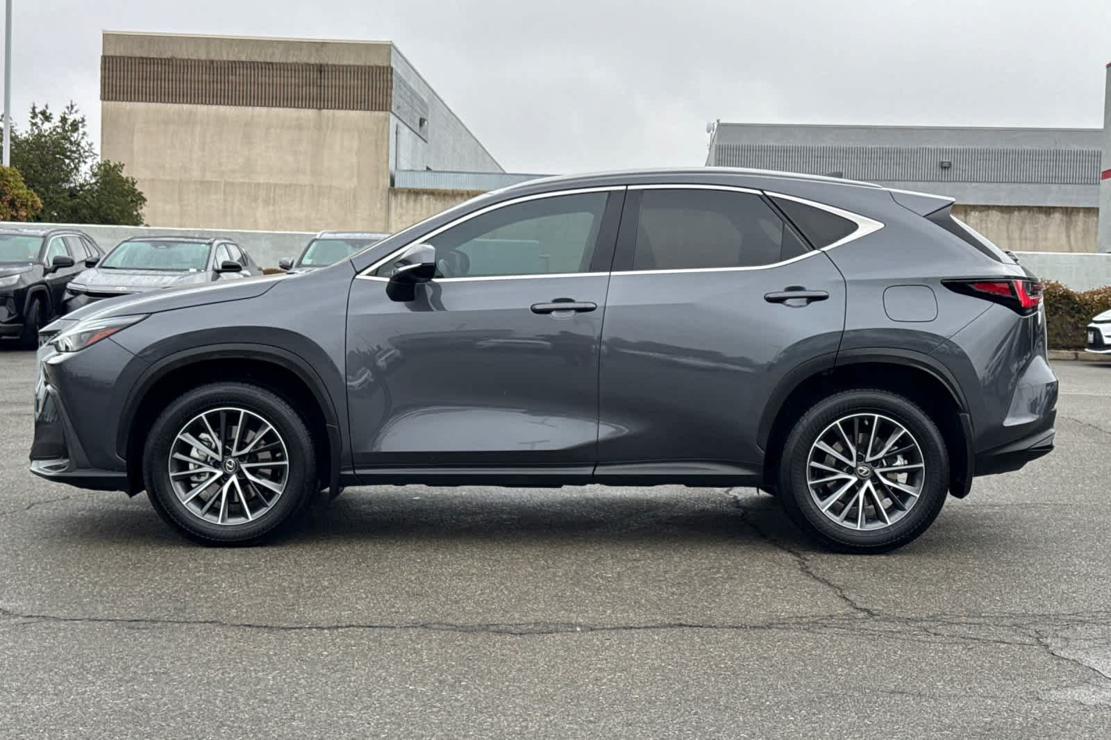 Used 2022 Lexus NX 350h AWD image 9