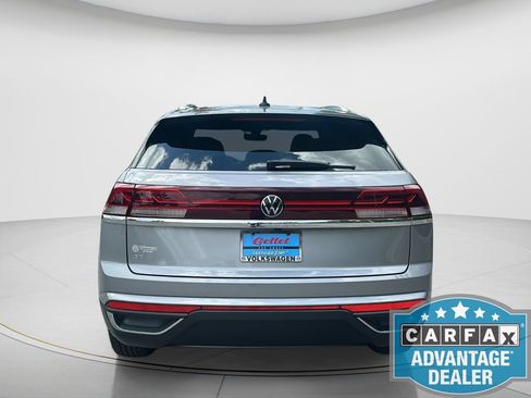 Certified 2026 Volkswagen Atlas Cross Sport SE FWD image 5