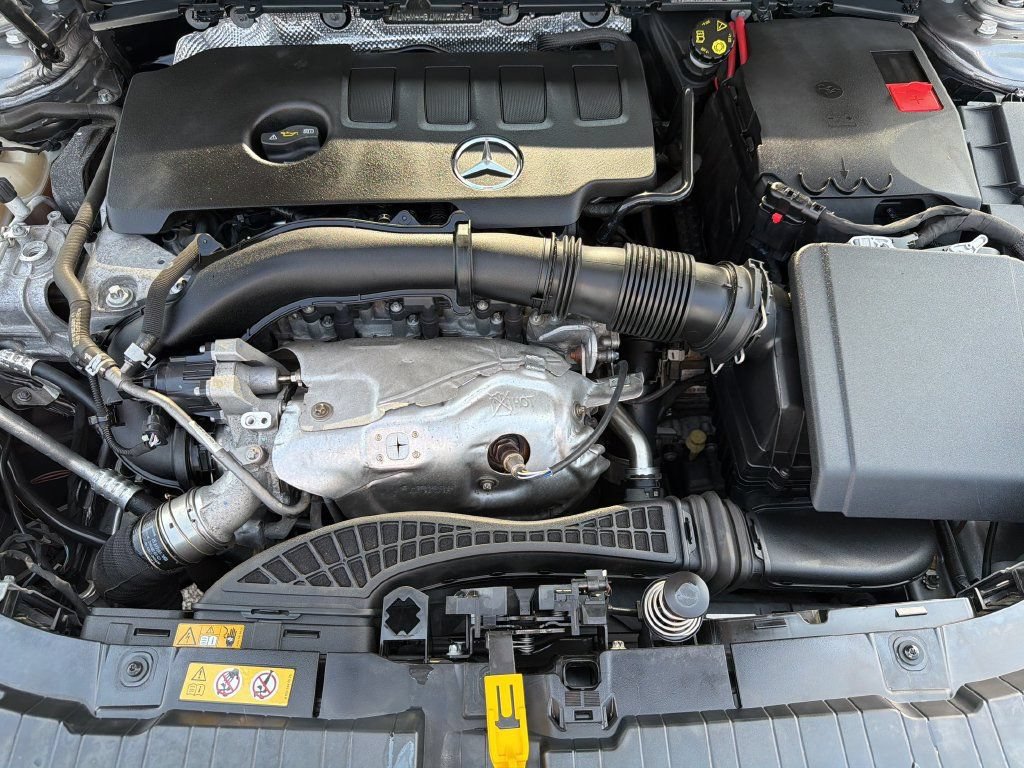Used 2021 Mercedes-Benz GLB 250 4MATIC image 39