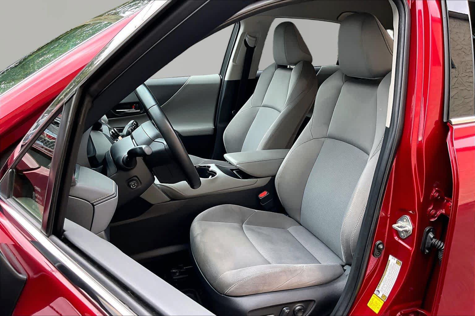 Certified 2024 Toyota Venza LE AWD/4WD image 8