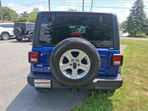 Used 2018 Jeep Wrangler Unlimited Sport S AWD/4WD image 5