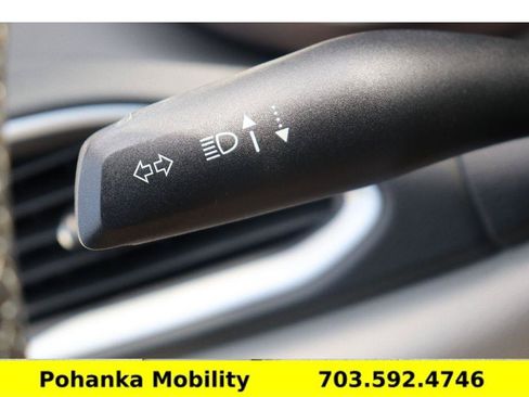 Used 2023 Chrysler Voyager LX FWD image 12