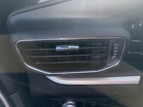 Used 2021 Ford Explorer XLT w/ Equipment Group 202A image 29