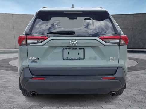 Used 2019 Toyota RAV4 XLE Premium w/ Cold Weather Package AWD/4WD image 9
