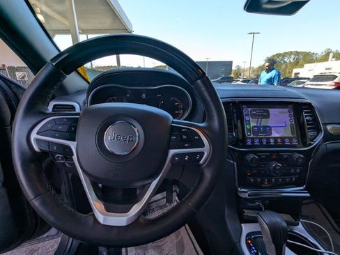 Used 2020 Jeep Grand Cherokee Overland w/ Interior Metal Package image 13