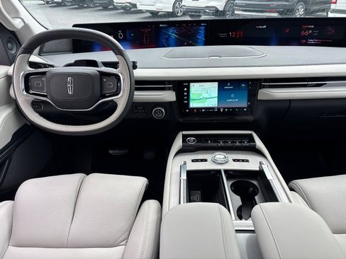 New 2026 Lincoln Navigator L Reserve AWD/4WD image 28