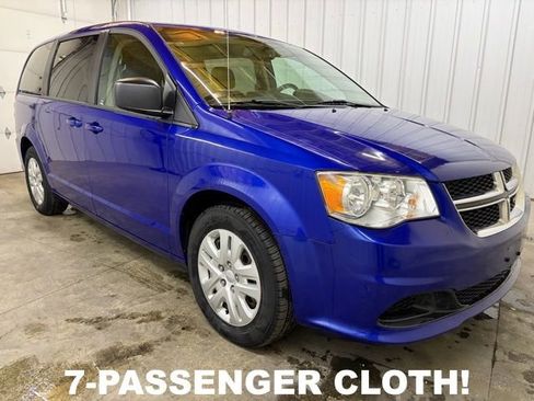 Used 2018 Dodge Grand Caravan SE w/ UConnect Hands-Free Group image 1