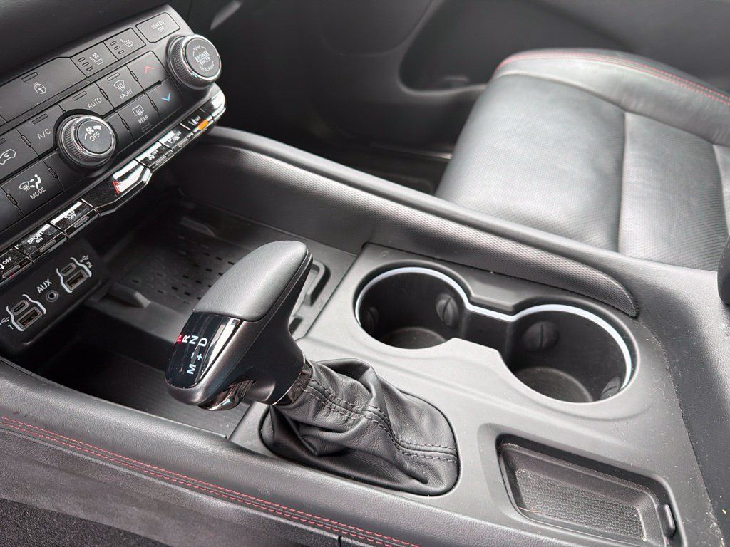 Used 2025 Dodge Durango GT AWD/4WD image 11
