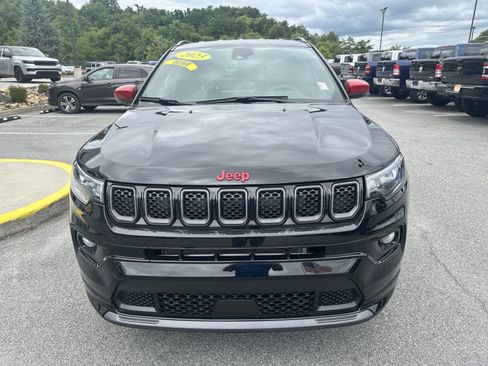 Used 2023 Jeep Compass Limited image 3