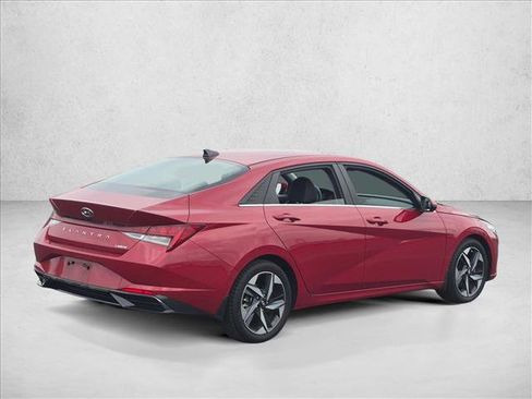 Used 2022 Hyundai Elantra Limited FWD image 5