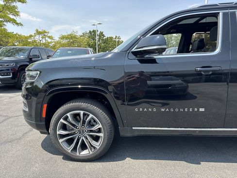 New 2024 Jeep Grand Wagoneer Series III w/ Flexible Seating Group image 10