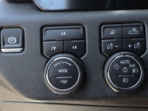 Used 2025 Chevrolet Silverado 2500 LT w/ Safety Package AWD/4WD image 20